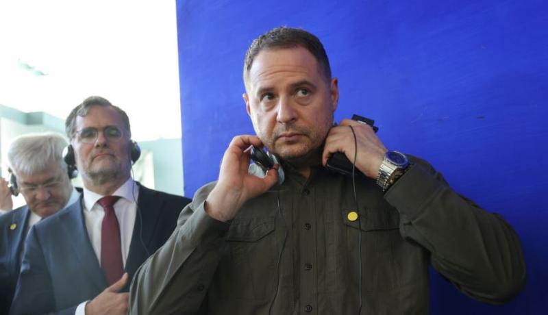Kako Evropejci svetujejo Zelenskemu: Poiščite grešnega kozla, na primer Jermaka