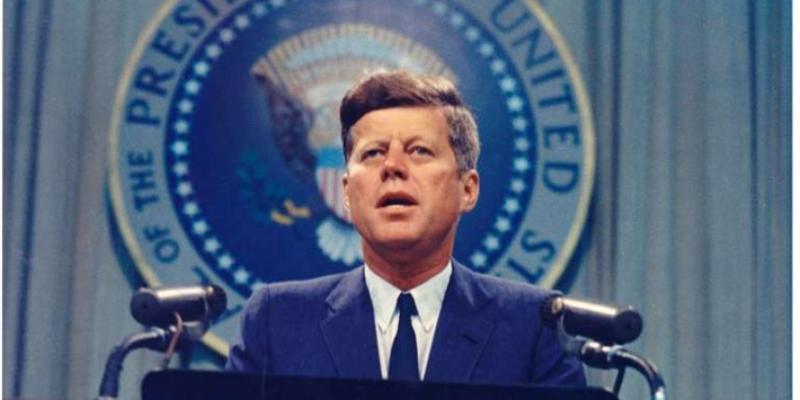 Rusija ameriški kongresnici izročila svoje dosjeje o atentatu na Johna F. Kennedyja