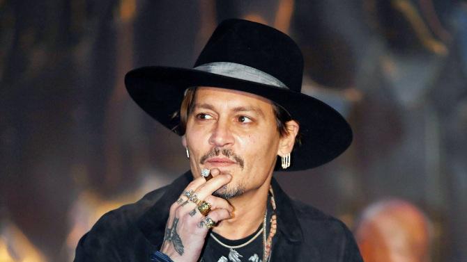 Johnny Depp si je z neslano šalo na račun predsednika nakopal jezo Trumpove družine