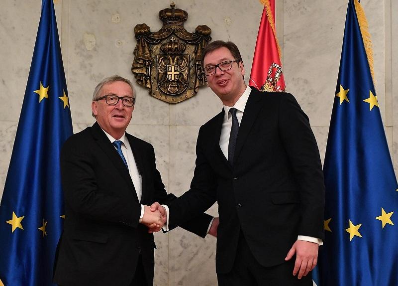 Juncker pohvalil napredovanje Srbije na poti v EU