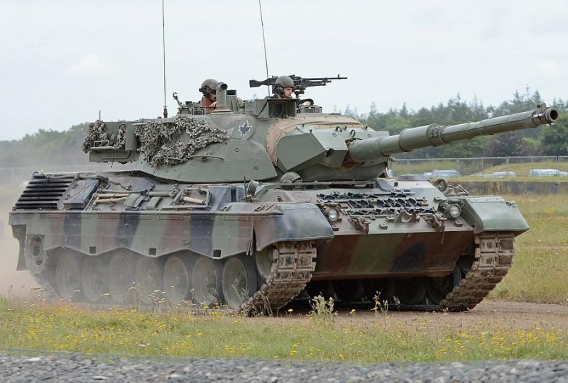 Inštruktorji zveze NATO urijo ukrajinske tankiste s pomočjo - muzejskih tankov