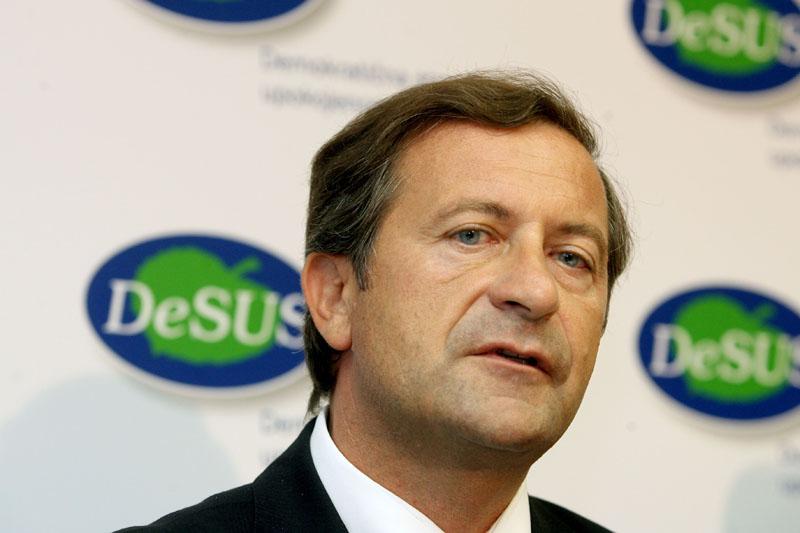Erjavec poziva Simonetija k odstopu, sicer bodo ministri DeSUS zahtevali njegovo razrešitev