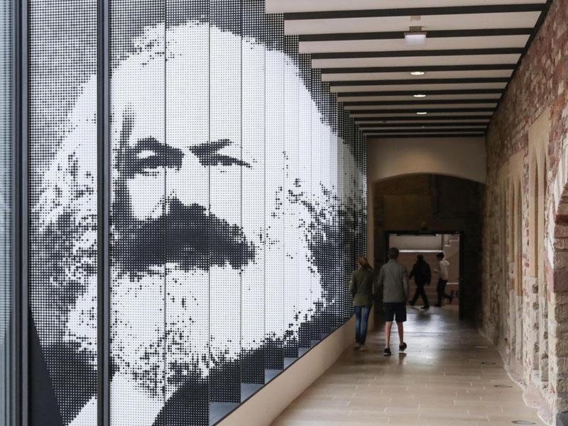 1. maj: Zakaj je Karl Marx danes še vedno zelo aktualen?