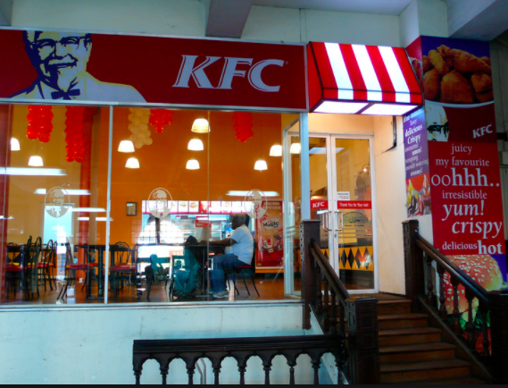 KFC uradno potrdil prihod v Slovenijo in 35 delovnih mest