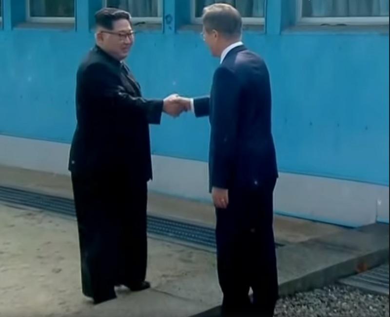 Voditelja Severne in Južne Koreje, Kim Jong-un in Moon Jae-in, na zgodovinskem srečanju