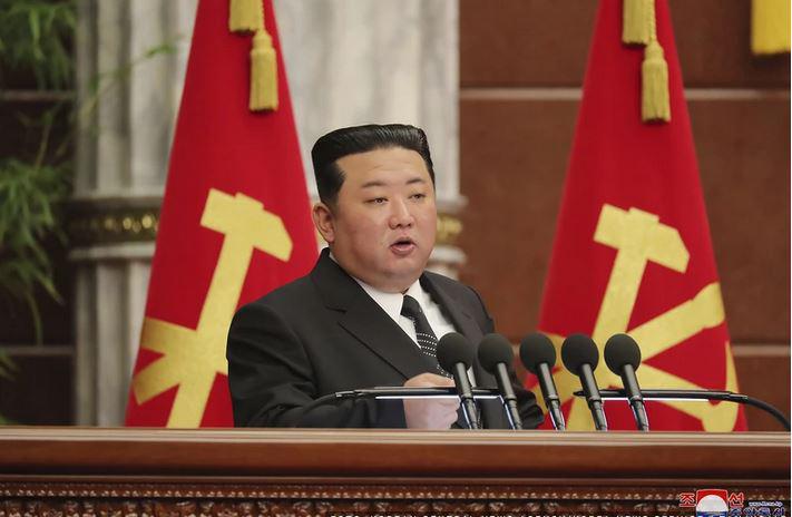Kim Jong-un obračunal s svojimi uradniki: »Zlorabljajo svojo moč in izvajajo druga nezdrava in nerevolucionarna dejanja!«