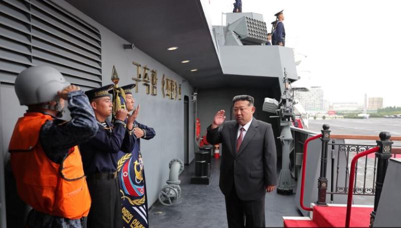 Kim Jong-un si je ogledal nov 5000-tonski rušilec: Prvi v državi z jedrskimi raketami