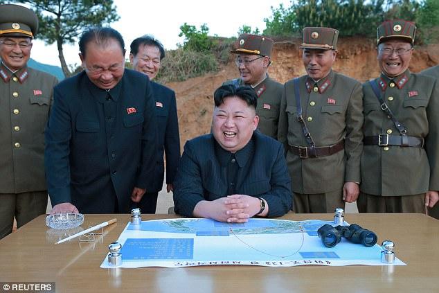 Kim Jong-un še ne bo streljal proti Guamu