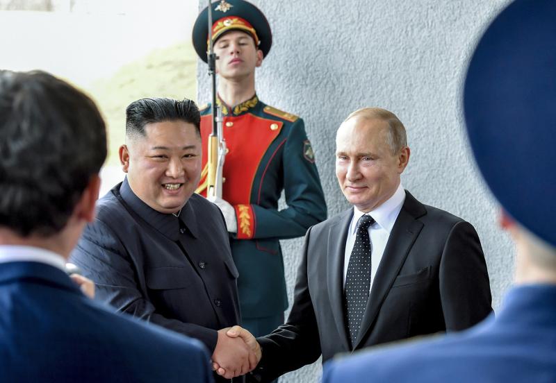 Izgubljene iluzije sprožile revolucionarno odločitev: Kako je Rusija z zavezništvom s Severno Korejo šokirala Zahod