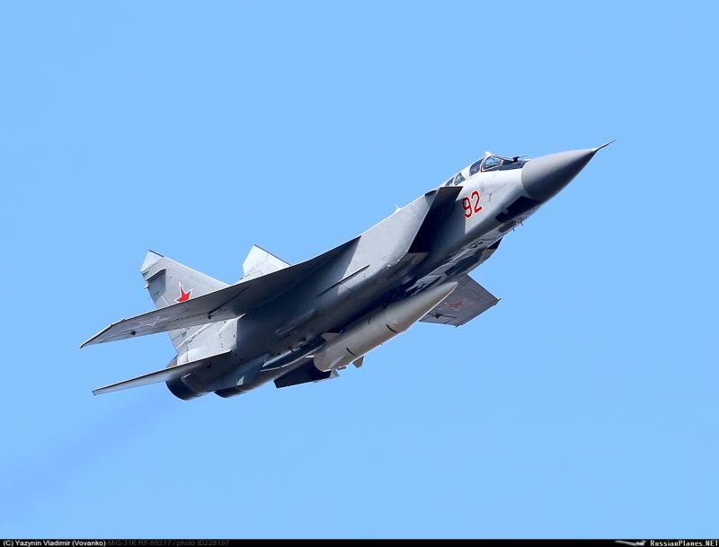 Rostec: Rusija zdaj serijsko in »množično proizvaja« neustavljive, hiperzvočne rakete Kinžal!