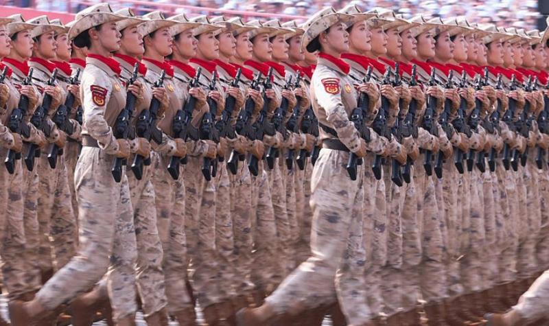 Teden raketne mode v Pekingu: Kitajska je Ameriki pokazala, kdo je glavni
