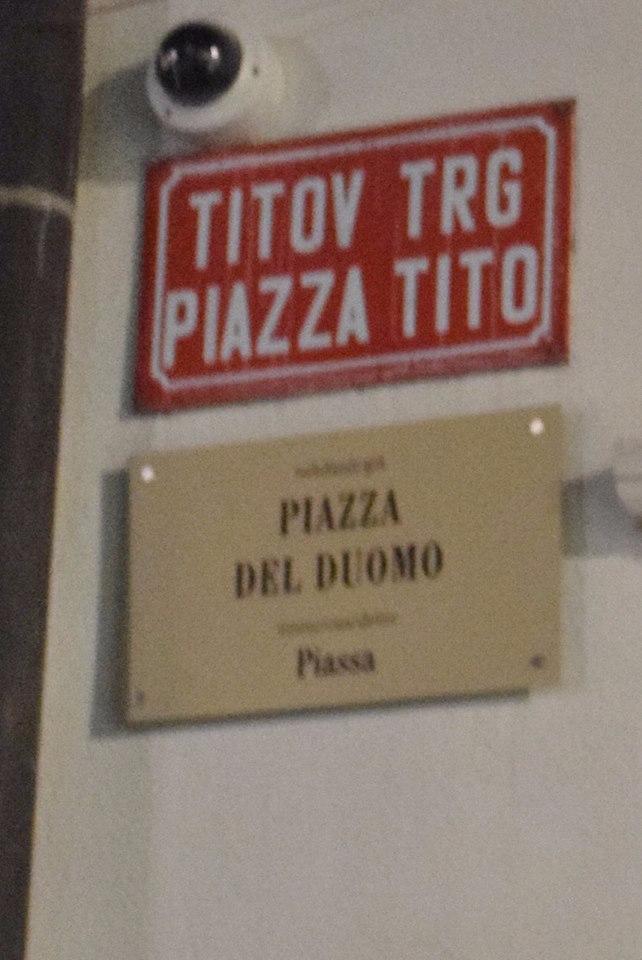 SO V KOPRU ZAPIHALI NOVI VETROVI? Nekdo je Titov trg s tablo preimenoval v Piazza del Duomo