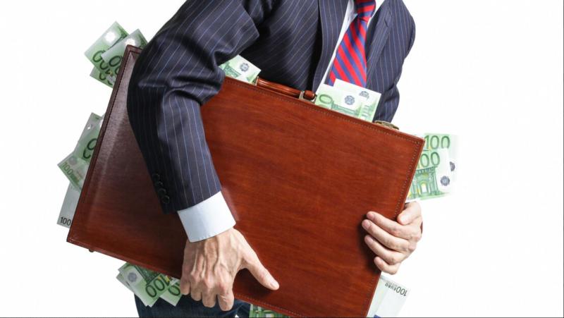 Policija vdrla v Evropsko komisijo: Kdo bo aretiran