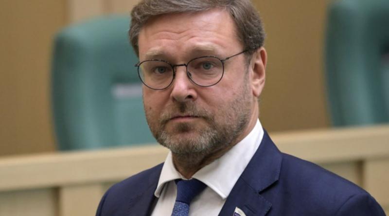 Zahod odplaknil Kijev: Ukrajina ni za mizo, temveč na jedilniku, ZDA stremijo k miru, Evropa pa hrepeni po vojni!