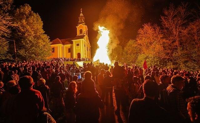 Na Rožniku tudi letos veliko kresovanje