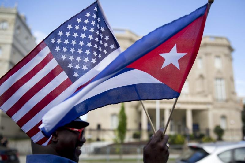 Trumpova vlada uvedla nekaj omejitev na turistične obiske Kube
