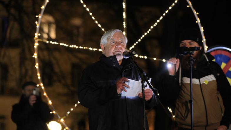 Milan Kučan: »Vsak glas bo pomagal, da bomo na ruševinah demokracije avtokratske oblasti zgradili svobodno državo!«