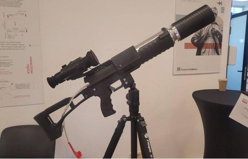 Američani zgroženi: Predstavljena prva ruska laserska puška, ki lahko sestreli drone na razdalji do 500 metrov