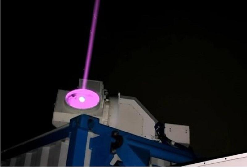 »Meč Jedija« na bojišču: Skrivnostno rusko lasersko orožje, ki »topi« drone v nekaj sekundah!