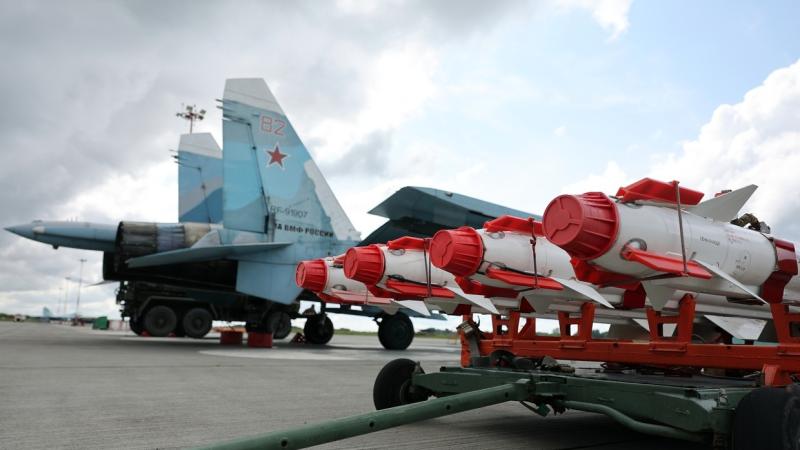 Ukrajina z obsežnim napadom na ruske strateške bombnike prestopila črto, ki Rusiji omogoča uporabo jedrskega orožja
