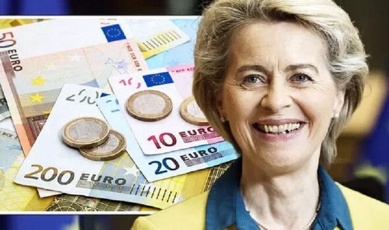 Evrokratom se smeji: državljanom pridigajo varčevanje, uslužbenci EU pa si dvigujejo plače!