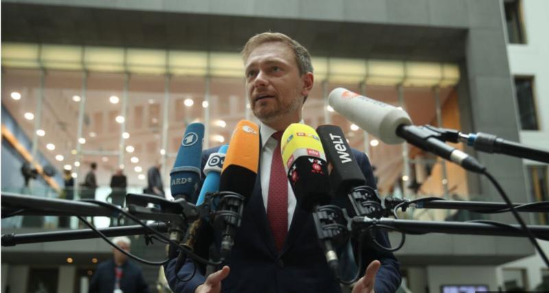 Nič več denarja iz Nemčije: Bruselj bi Ukrajini poslal še denarja, a je Berlin to zavrnil