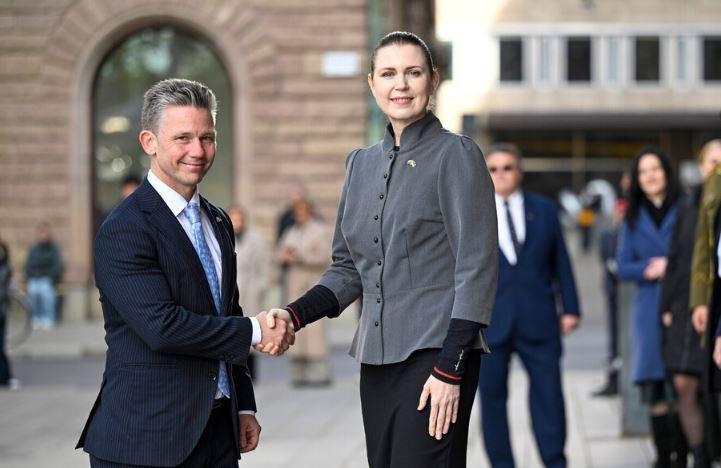 Vživela se je v vlogo: Litovska obrambna ministrica bi, da zgradi zid iz »Igre prestolov«
