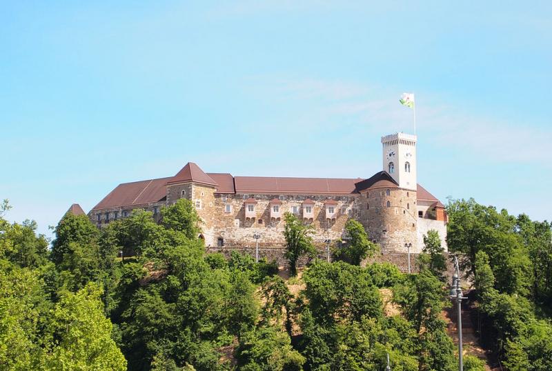 Na Ljubljanskem gradu milijonti obiskovalec mesec dni prej kot lani