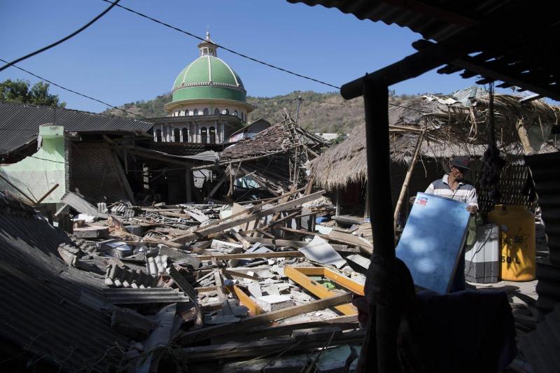 Število smrtnih žrtev potresa na Lomboku preseglo 400 