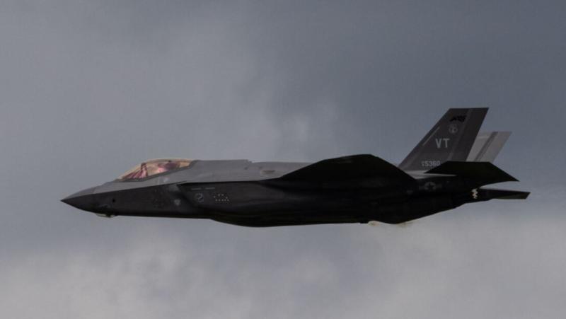 Kitajska našla Ahilovo peto ameriških letal: Pomanjkljivosti odkrili pri simulaciji napada F-22 in F-35 na Šanghaj