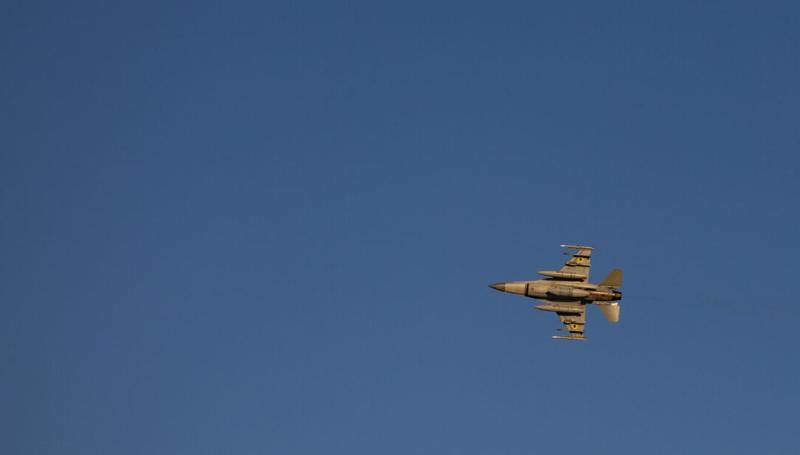 Ukrajina izgubila še eno lovsko letalo: F-16 je strmoglavil zaradi »izrednih razmer«