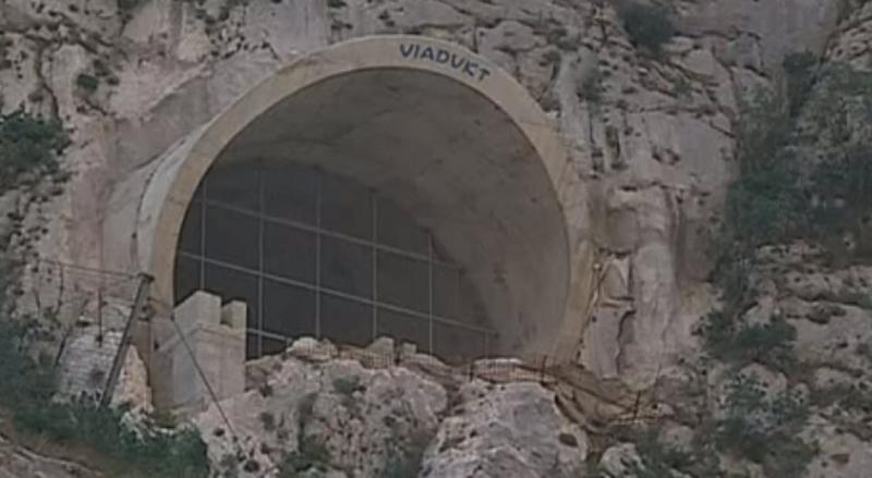 BBC o balkanskem absurdu: Predor vreden milijone, ki vodi le v - prepad