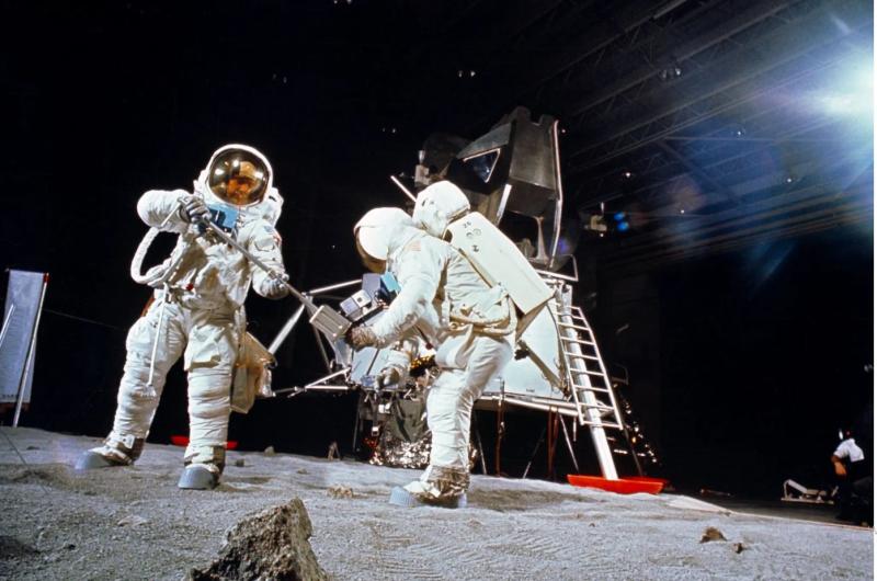 Rogozin izzval ZDA: Če ste res bili na Luni, pokažite dokaze