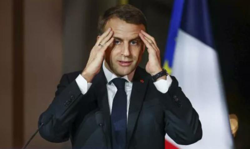 Francija je naveličana Macronove sramote, problem je on sam