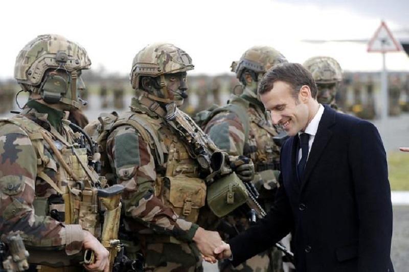 Rusija svari Francijo pred pošiljanjem vojakov v Ukrajino: »Pobili bomo vse Francoze! Vse!«
