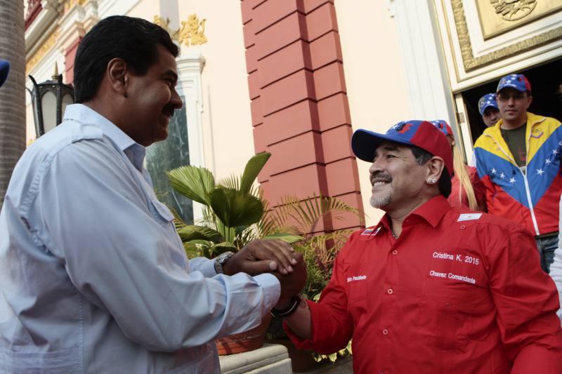 Maradona podprl Madura v boju za predsedniški položaj v Venezueli