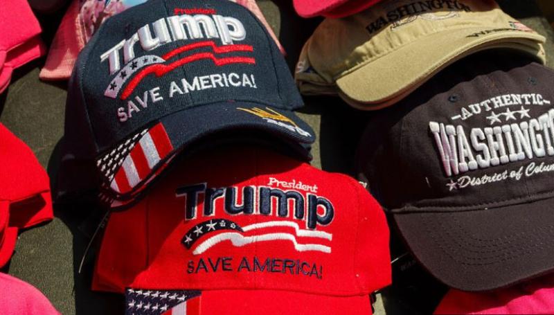 Ameriški republikanci objavili fotografijo Trumpa z »Lado« (FOTO)