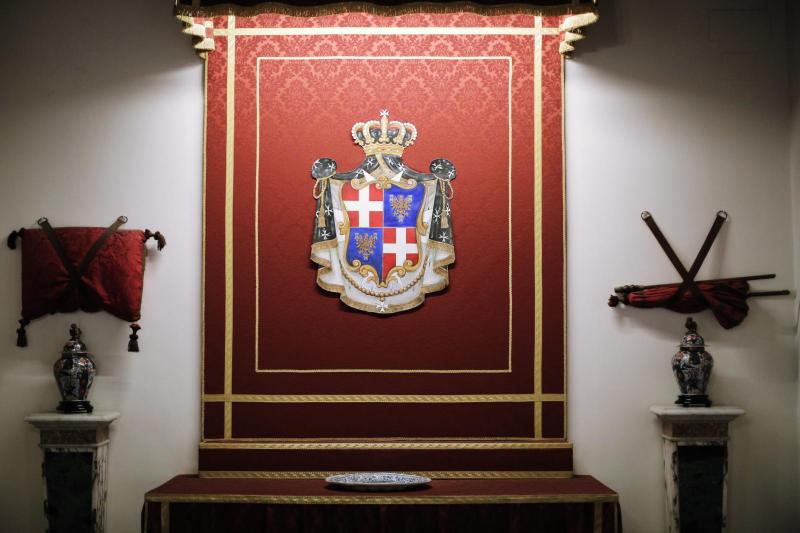 Malteški viteški red izvolil začasnega vodjo, prejšnji je odstopil