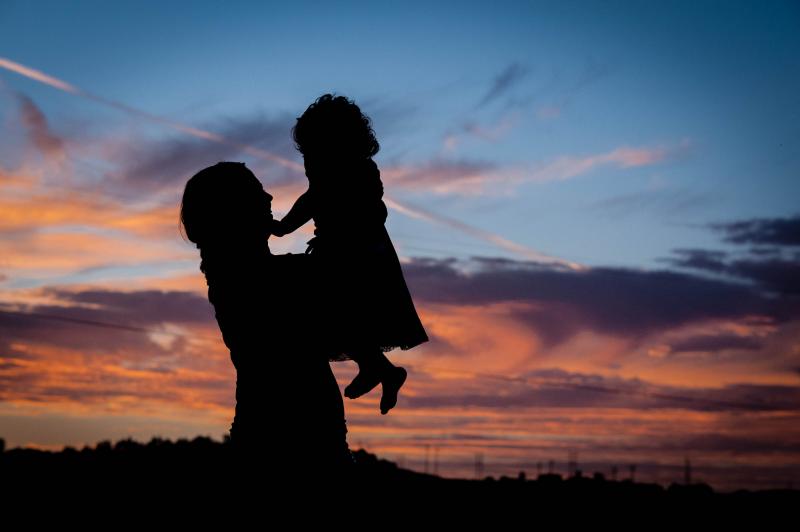 Nevarnost revščine v Sloveniji najbolj ogroža brezposelne in enostarševske družine 