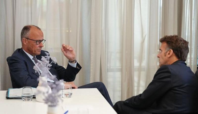 Macron in Merz proti drugim: Vprašanje pogajanj z Rusijo razklalo voditelje EU