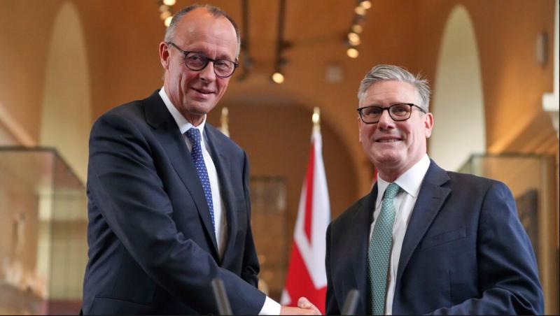 Britanski premier o načrtu »koalicije voljnih« za Ukrajino: Mirovne sile vključujejo tudi kopenske enote