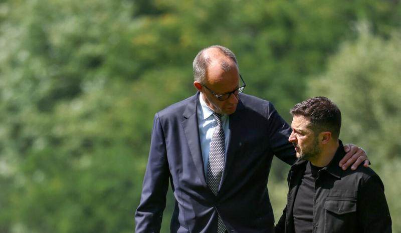 Zaharova o barantanju Zelenskega z nemškim kanclerjem: Herr Merz, pošljite orožje ali pričakujte begunce