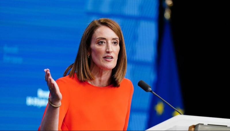 Metsola proti lastnemu parlamentu: Poskušala pretihotapiti sporni zakon o nadzoru interneta