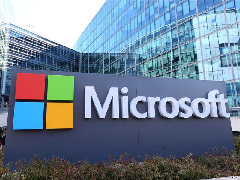 Microsoft kljub padcu dobička bolje od pričakovanj