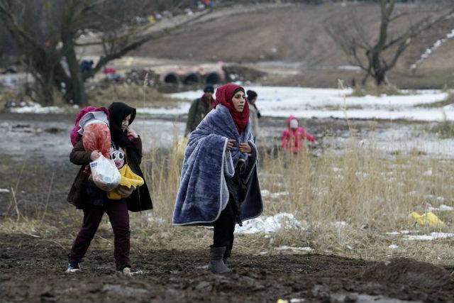 EU od Turčije pričakuje izpolnjevanje dogovora o migrantih