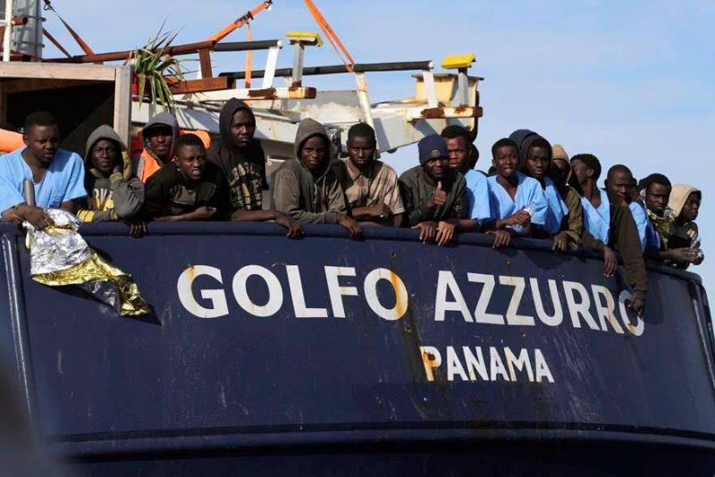 V Sredozemskem morju blokirana ladja nevladne organizacije z migranti