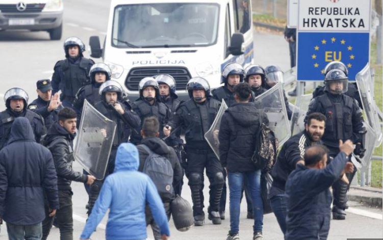 Hrvaški policisti prebežnike z zvezanimi rokami metali v reko, odzval se je odbor Sveta Evrope za preprečevanje mučenja