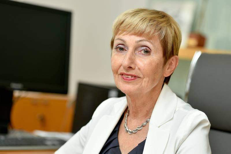 Kolar Celarčeva in Kuštrin podpisala sporazum o začasni zamrznitvi stavke zdravnikov