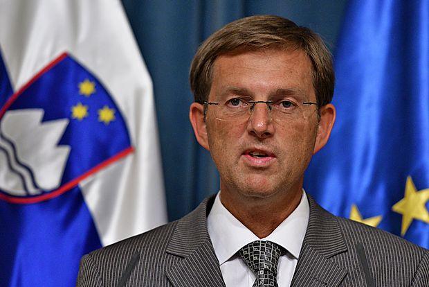 Cerar za Bloomberg: Slovenija želi ostati v jedru EU