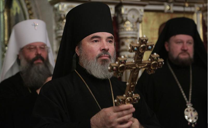 Preganjanje pravoslavcev ob največjem krščanskem prazniku: Moldavskemu škofu znova preprečili polet v Jeruzalem!